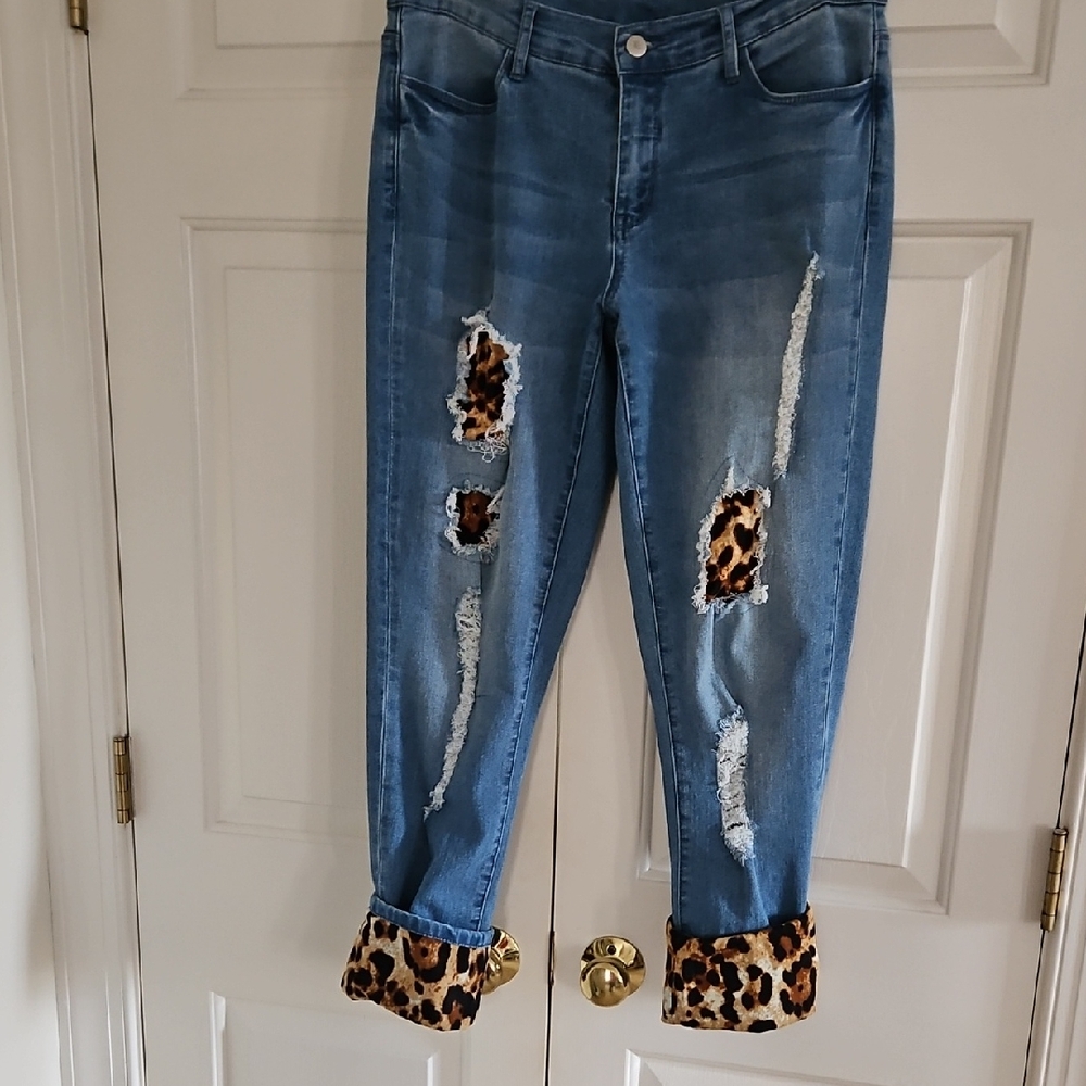 VENUS Blue Boyfriend Jeans with Leopard Details